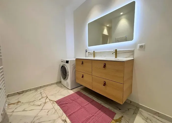 Scarlett 4 Bedroom Next To The Croisette Apartment Cannes