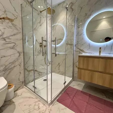Scarlett 4 Bedroom Next To The Croisette Apartamento Cannes